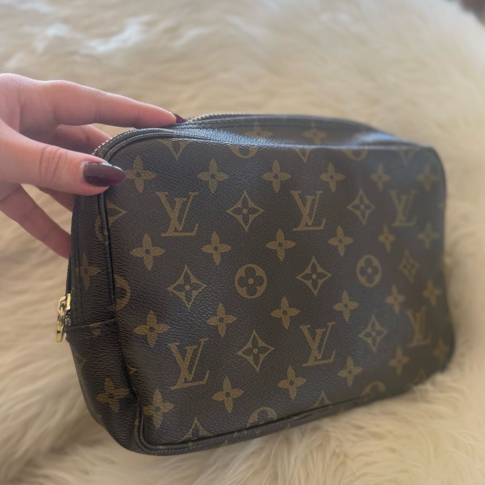 Louis Vuitton Monogram pouch - Picture 5 of 9